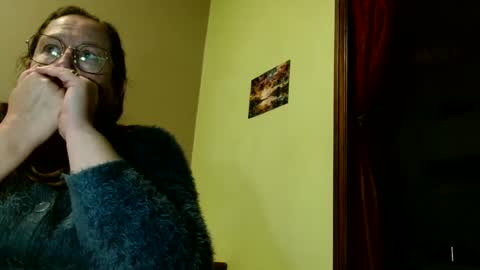 laureanne online show from December 2024 08:40:01 PM