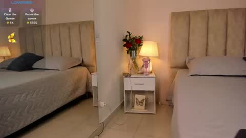 Snapshot of laureen_gray chatting on July 2026 09:52:01 PM Lau online show from July 2026 09:52:01 PM