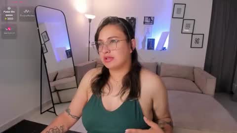 Snapshot of laureen_se chatting on July 2026 05:22:02 AM laureen_se online show from July 2026 05:22:02 AM