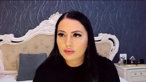 Snapshot of laurenjenssen chatting on September 2025 02:16:01 PM Laura online show from September 2025 02:16:01 PM