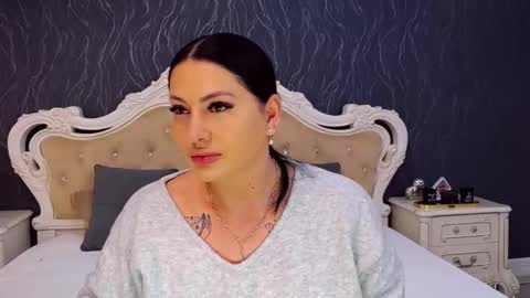 Laura online show from November 2025 09:43:01 AM