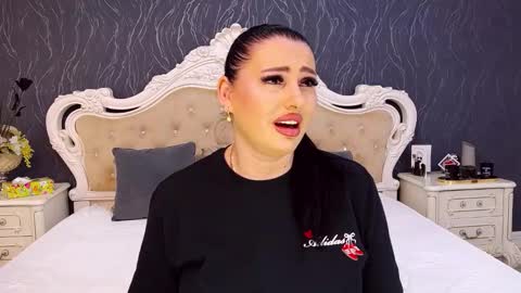 Laura online show from February 2026 07:12:02 PM