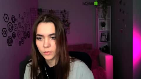 Laure online show from April 2026 09:30:01 AM