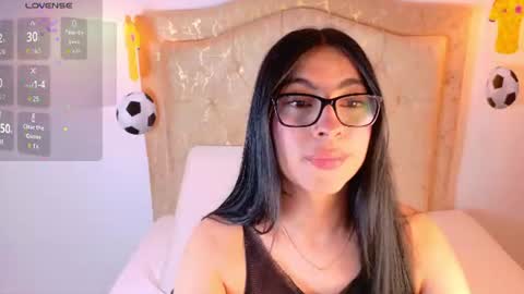 Snapshot of laurenn_smitth chatting on June 2026 12:47:02 PM laurenn_smitth online show from June 2026 12:47:02 PM