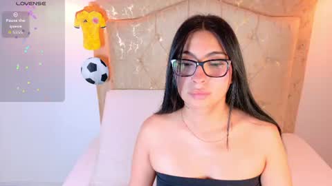 Snapshot of laurenn_smitth chatting on July 2026 12:33:02 PM laurenn_smitth online show from July 2026 12:33:02 PM