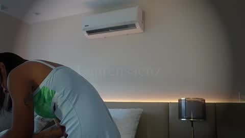 Lauren Saenz online show from October 2025 12:09:02 PM