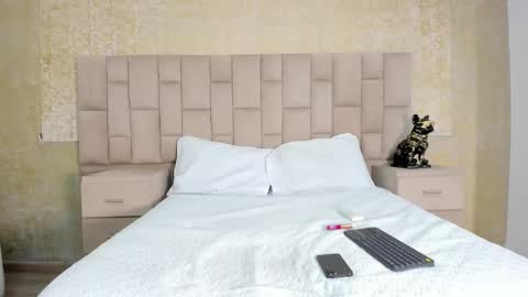 Lauren  online show from February 2025 07:03:01 PM