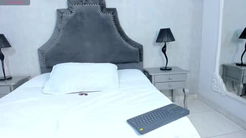 Lauren  online show from October 2025 04:03:02 PM