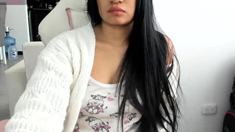 Snapshot of laurent_jones chatting on December 2024 01:21:01 PM daniela angel     online show from December 2024 01:21:01 PM