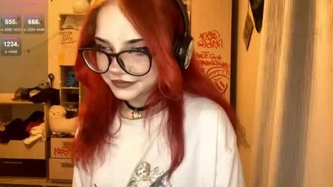 Snapshot of laurettecipro chatting on June 2026 12:37:01 AM Eva online show from June 2026 12:37:01 AM