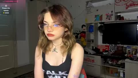 Snapshot of laurettecipro chatting on July 2026 05:06:02 PM Eva online show from July 2026 05:06:02 PM
