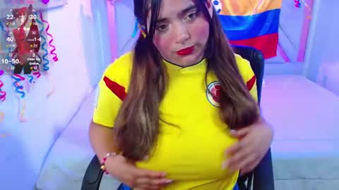 Snapshot of laurha_ chatting on June 2026 08:19:02 PM laura online show from June 2026 08:19:02 PM