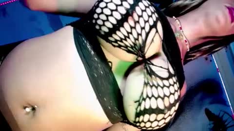 LauryCamille online show from December 2024 05:09:02 AM