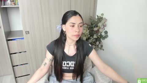 Snapshot of lauryn_chills chatting on May 2026 06:56:02 PM Lauryn online show from May 2026 06:56:02 PM