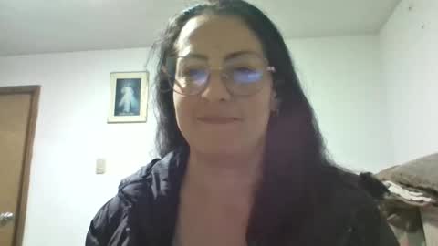 Snapshot of lauryn_jones chatting on April 2026 03:22:01 AM Laury online show from April 2026 03:22:01 AM