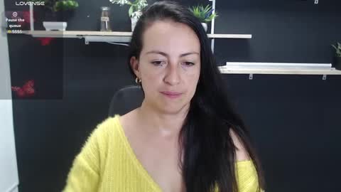 Snapshot of lauryn_jones chatting on May 2026 07:23:02 PM Laury online show from May 2026 07:23:02 PM