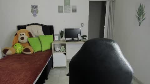 Snapshot of lauu7 chatting on July 2026 12:17:02 AM lauu7 online show from July 2026 12:17:02 AM