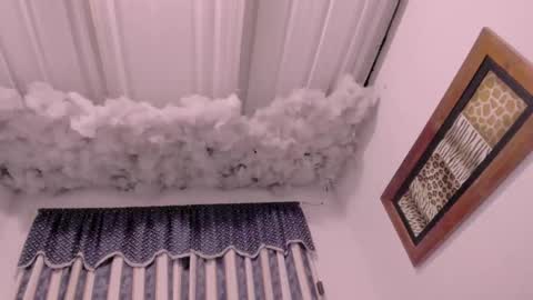 Lauu G online show from November 2025 09:52:02 AM