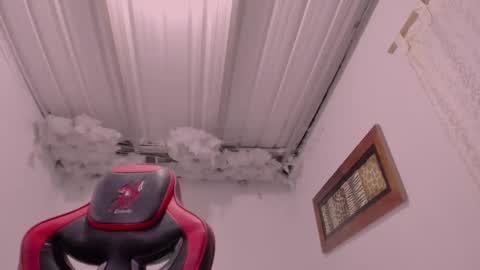 Lauu G online show from December 2025 09:15:01 AM