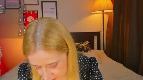 Snapshot of lavender_tender chatting on May 2026 06:21:02 AM Lav online show from May 2026 06:21:02 AM