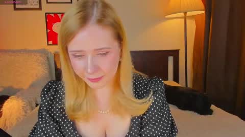 Snapshot of lavender_tender chatting on May 2026 09:00:02 PM Lav online show from May 2026 09:00:02 PM