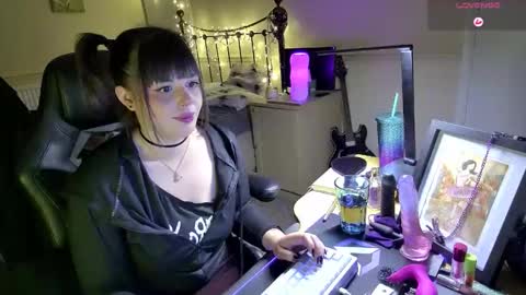 Lavenderrzz online show from February 2026 02:20:02 PM