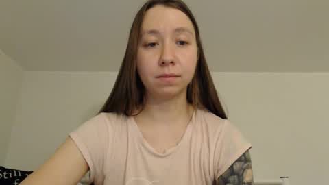 Lavvvenda online show from November 2025 10:14:01 PM