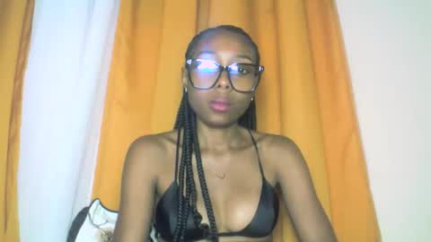 layannek online show from October 2025 07:10:02 PM