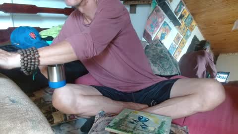 Laye19 online show from December 2024 06:23:02 PM