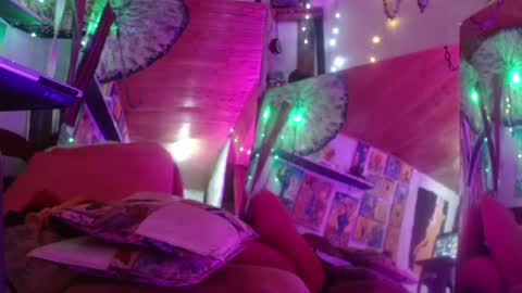 Laye19 online show from January 2025 12:27:01 AM