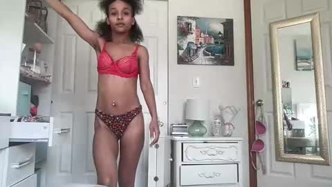 layla online show from September 2025 04:54:01 PM