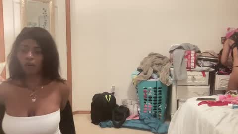 layla online show from September 2025 07:23:01 AM