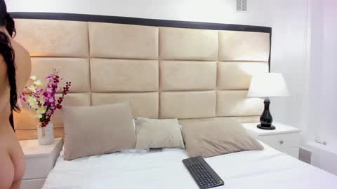 Snapshot of layla_and_fox chatting on January 2025 08:26:01 PM Layla And Fox online show from January 2025 08:26:01 PM