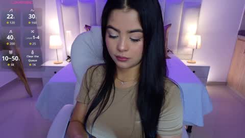 Layla Breezee online show from April 2026 11:43:01 AM