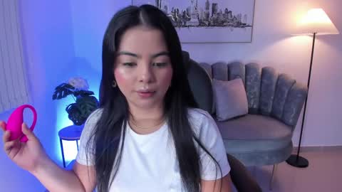 Layla Breezee online show from April 2026 09:58:02 AM