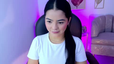 Layla Breezee online show from April 2026 11:30:02 AM