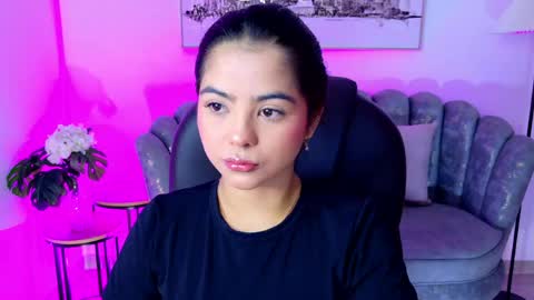 Layla Breezee online show from May 2026 11:26:02 AM