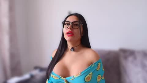 Snapshot of layla_nicols chatting on April 2026 04:13:02 PM Layla online show from April 2026 04:13:02 PM