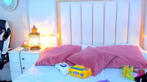 Snapshot of laylaadoll_ chatting on May 2026 01:17:02 PM Lau online show from May 2026 01:17:02 PM