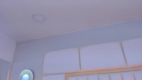 Snapshot of laylaadoll_ chatting on June 2026 07:01:02 PM Lau online show from June 2026 07:01:02 PM