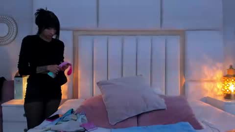 Snapshot of laylaadoll_ chatting on July 2026 06:57:01 PM Lau online show from July 2026 06:57:01 PM
