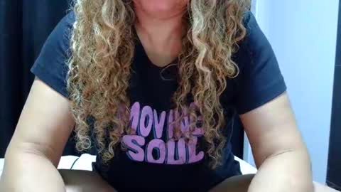 Snapshot of laylabrasil chatting on October 2025 05:17:02 AM kelly online show from October 2025 05:17:02 AM