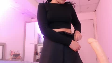 laylacruz online show from February 2025 05:20:02 PM