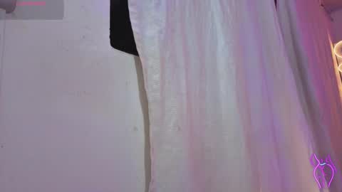 laylafoxy_tay online show from November 2025 03:28:01 AM