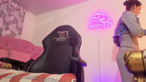 laylafoxy_tay online show from March 2026 04:19:01 AM