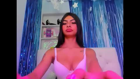 Snapshot of laylahotl chatting on October 2025 02:25:02 PM Layla online show from October 2025 02:25:02 PM