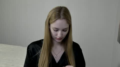 Laylla001 online show from December 2024 05:59:02 AM