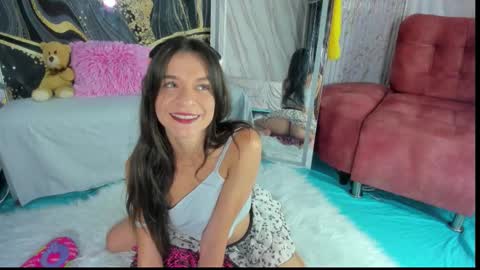 Snapshot of layqueen77 chatting on October 2025 02:45:02 AM Layqueen online show from October 2025 02:45:02 AM