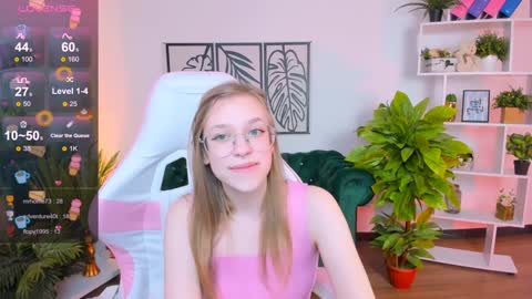 layriantavee online show from February 2025 02:02:01 PM