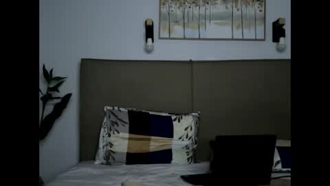 lazaroulis online show from October 2025 09:24:01 PM